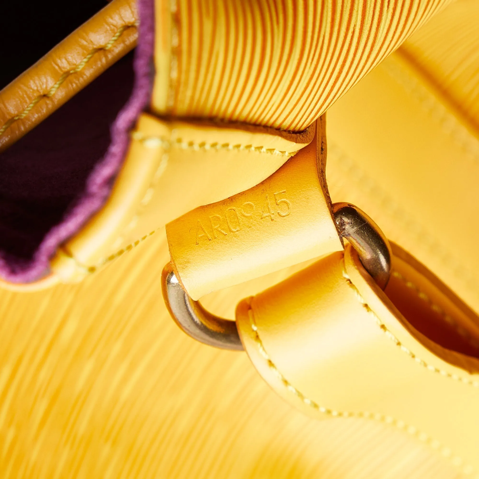 LOUIS VUITTON Epi Noe GM Bucket Bag