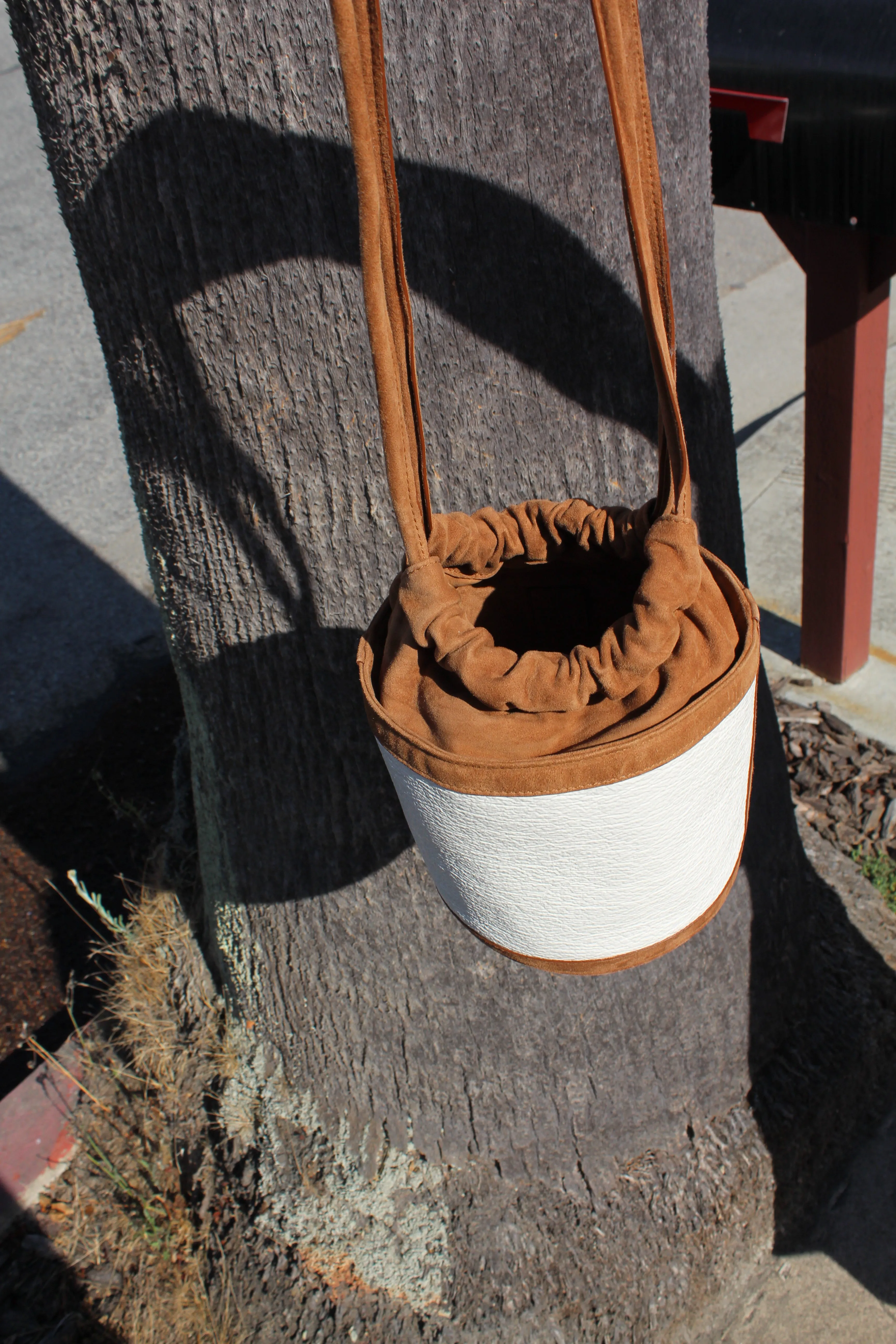 MNZ Park Bucket Bag White/Brown
