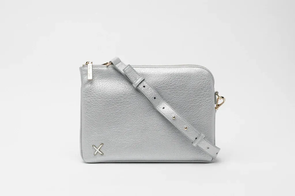 OVERSIZED CLUTCH SILVER
