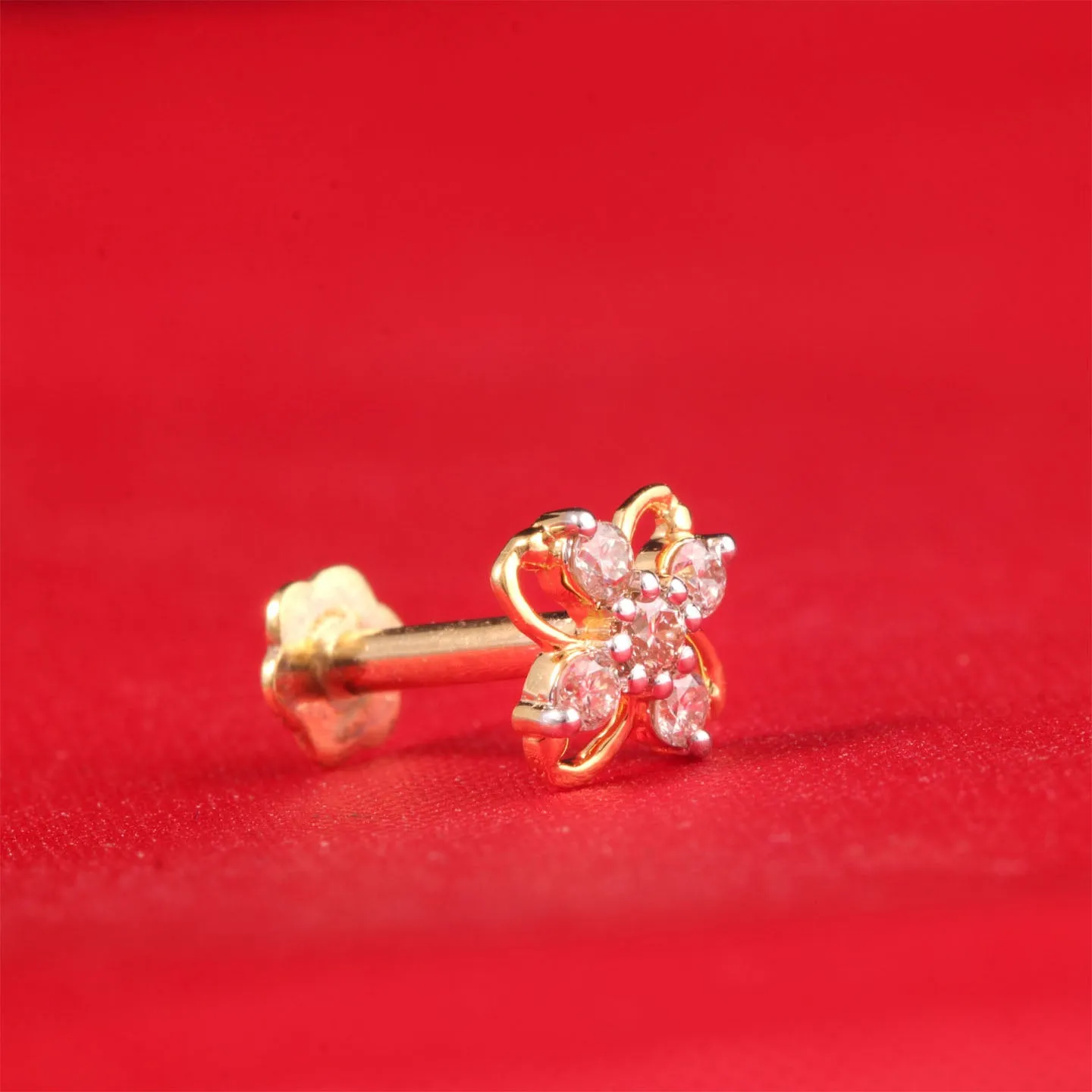 Sleek Design 0.08CT Diamond Nose Pin